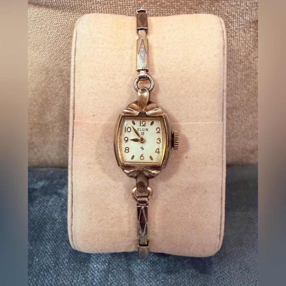Vintage Lady Elgin Women’s Mechanical Watch – Gold-Tone (1940s–50s)